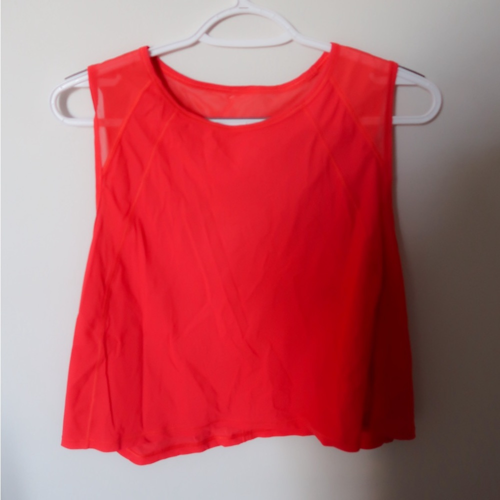 CROPPED SCULPT TANK LULULEMON!!